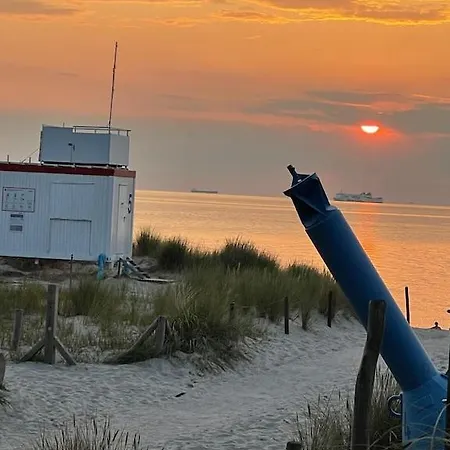 Exclusive Fewo In Warnemuende, 150M To The Beach, 2 Bathrooms, 2 Bedrooms, Sauna, Wifi And Much More. Rostock Eksteriør billede