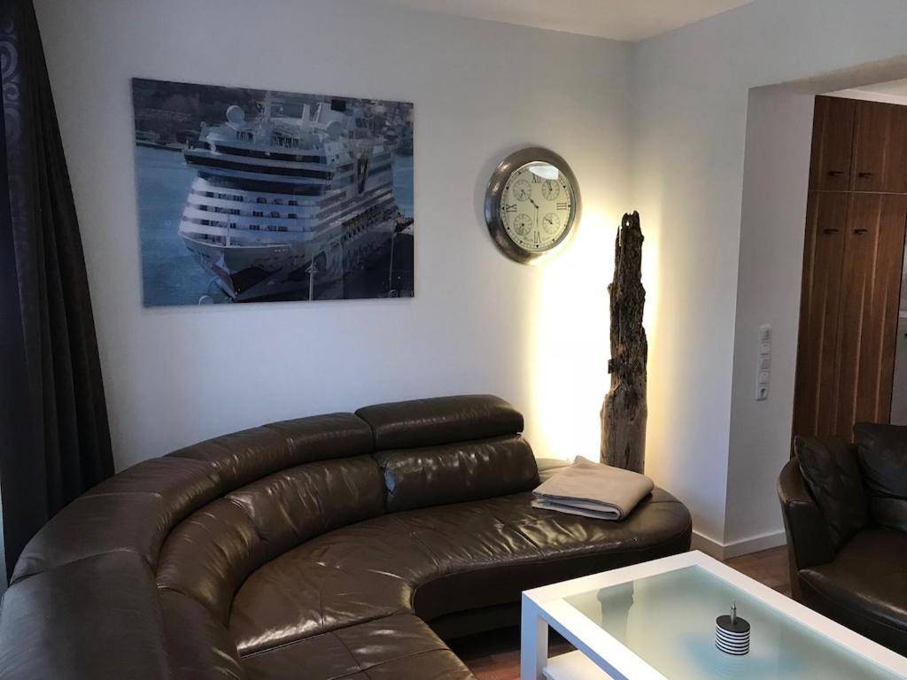 Lejlighed Exclusive In Warnemuende, 150m To The Beach, 2 Bathrooms, 2 Bedrooms, Sauna, Wifi And Much More. *
