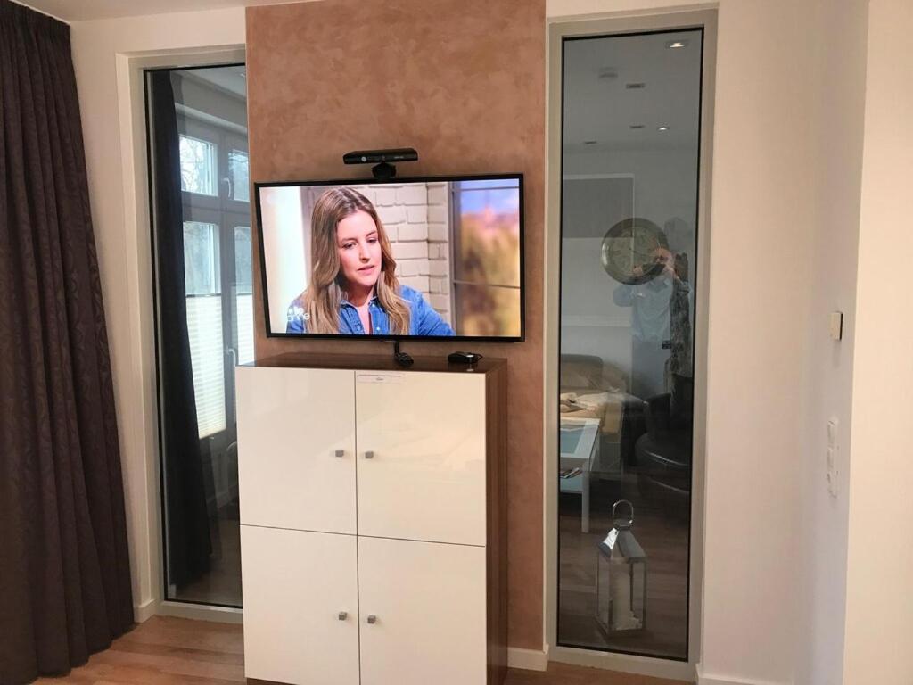 Appartement Exclusive In Warnemuende, 150m To The Beach, 2 Bathrooms, 2 Bedrooms, Sauna, Wifi And Much More. *