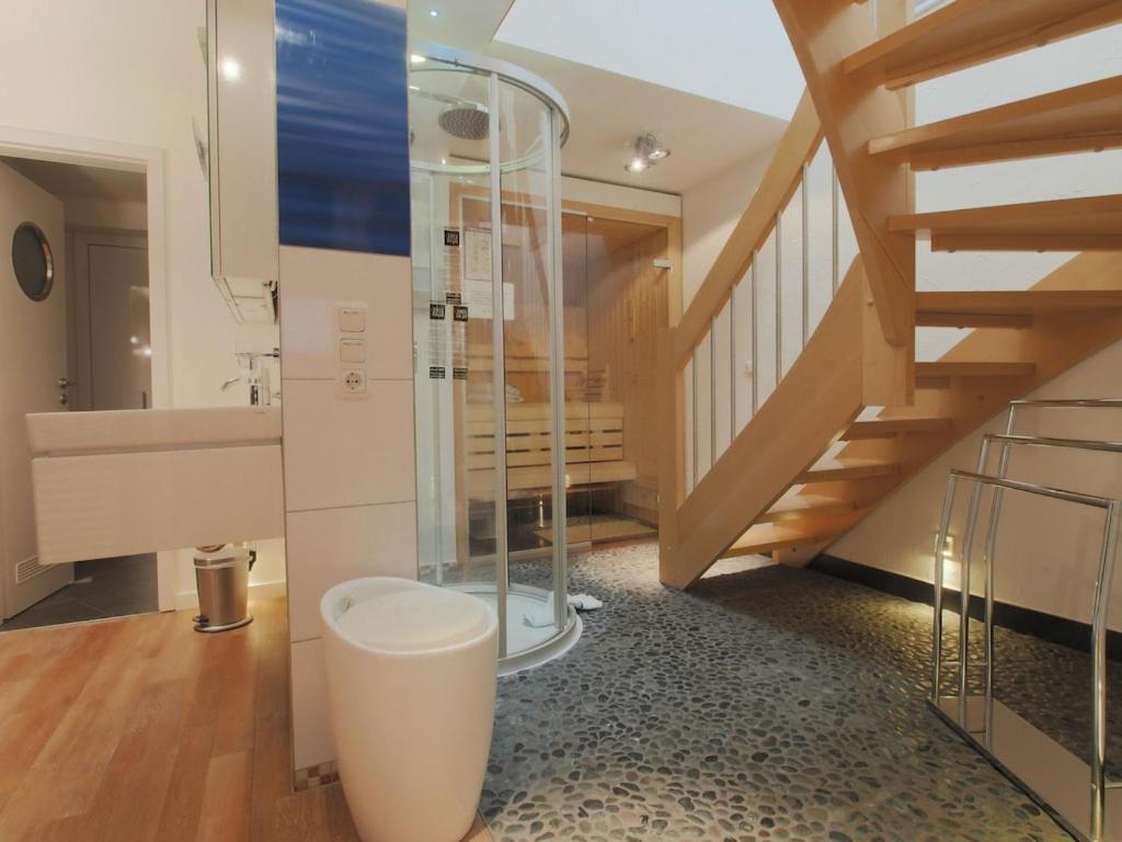 Exclusive In Warnemuende, 150m To The Beach, 2 Bathrooms, 2 Bedrooms, Sauna, Wifi And Much More. *