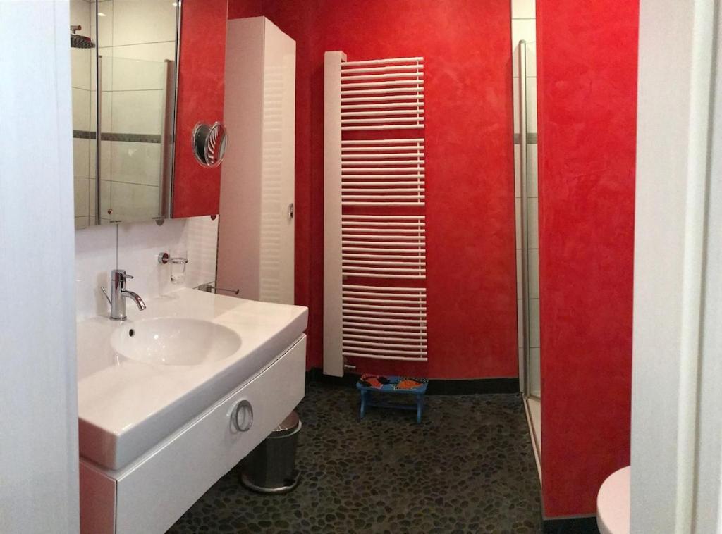 Exclusive In Warnemuende, 150m To The Beach, 2 Bathrooms, 2 Bedrooms, Sauna, Wifi And Much More. * Rostock