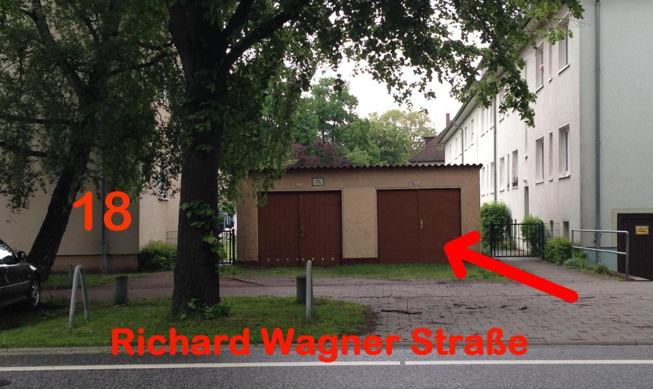 Exclusive In Warnemuende, 150m To The Beach, 2 Bathrooms, 2 Bedrooms, Sauna, Wifi And Much More. *