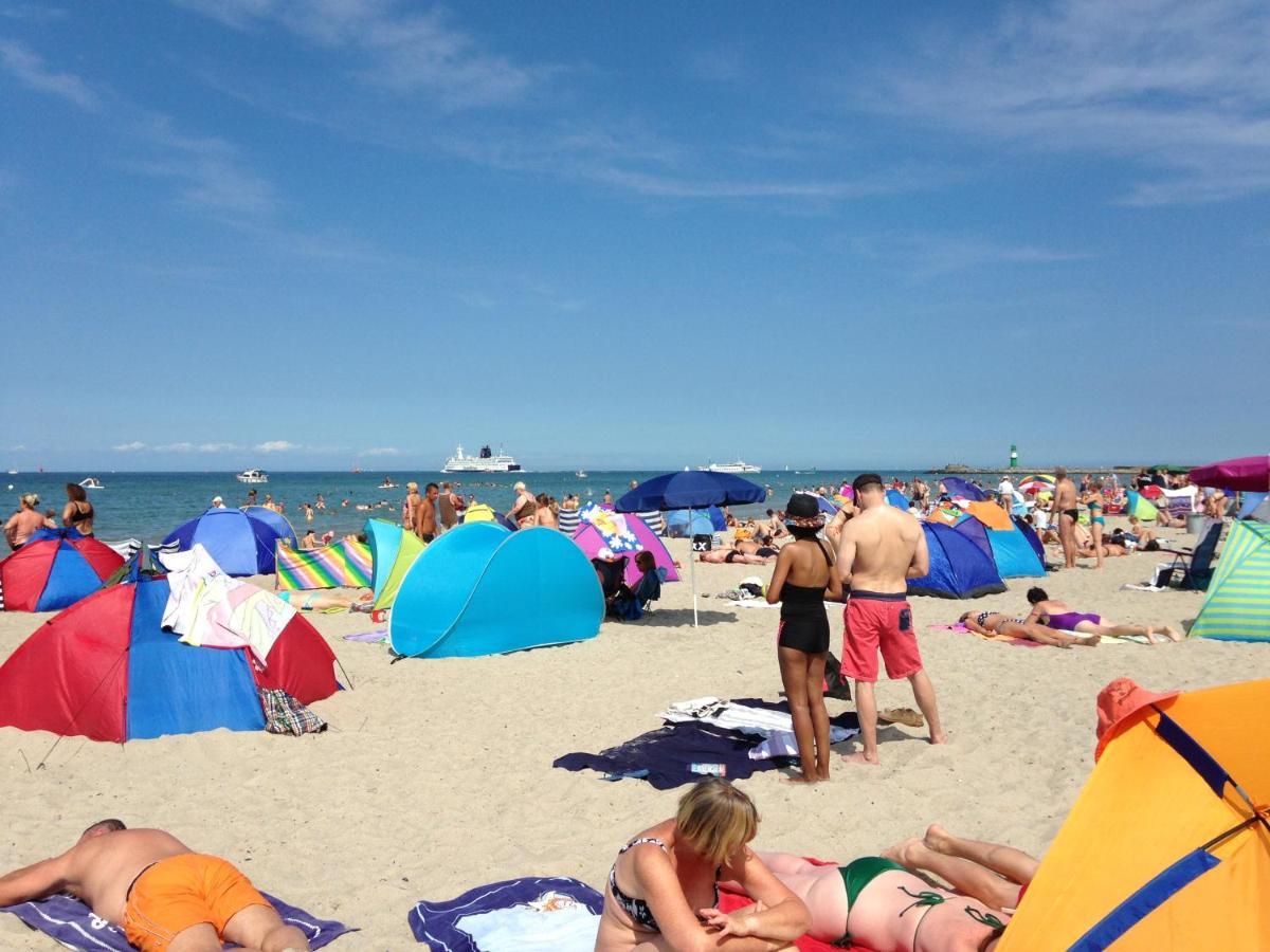 Exclusive In Warnemuende, 150m To The Beach, 2 Bathrooms, 2 Bedrooms, Sauna, Wifi And Much More. Rostock