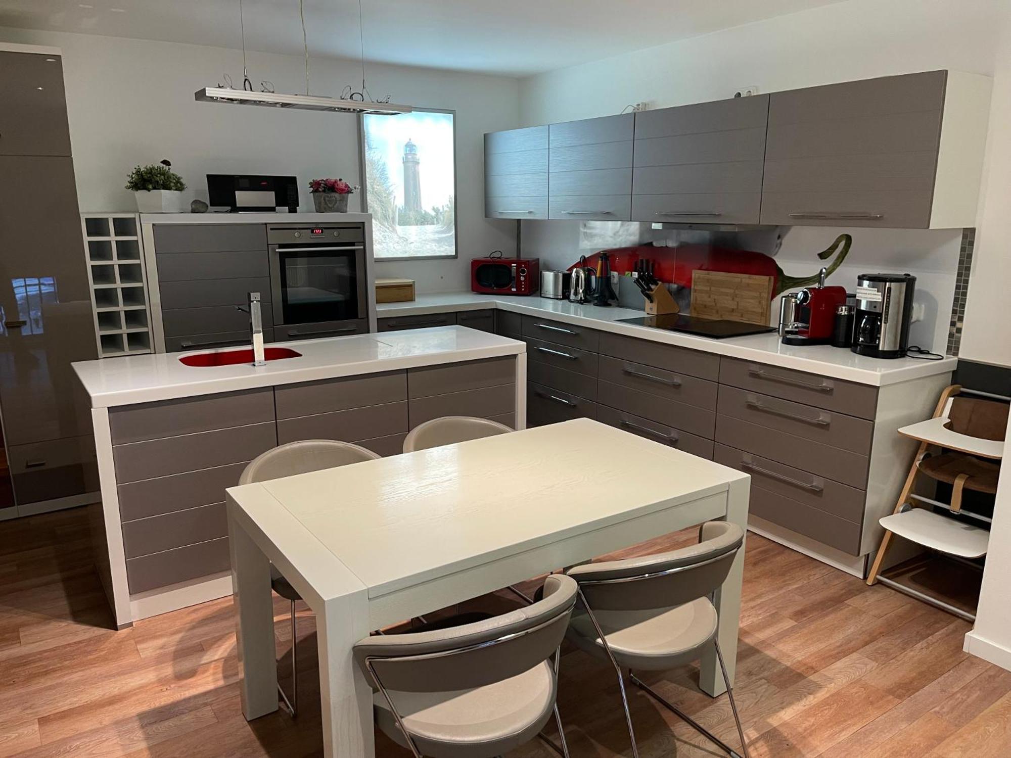 Exclusive In Warnemuende, 150m To The Beach, 2 Bathrooms, 2 Bedrooms, Sauna, Wifi And Much More. Appartement